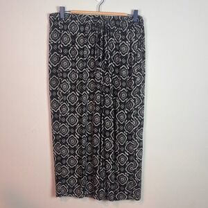 BocaBay Womens Black White medallion boho pull-on crop pants size MED Comfort